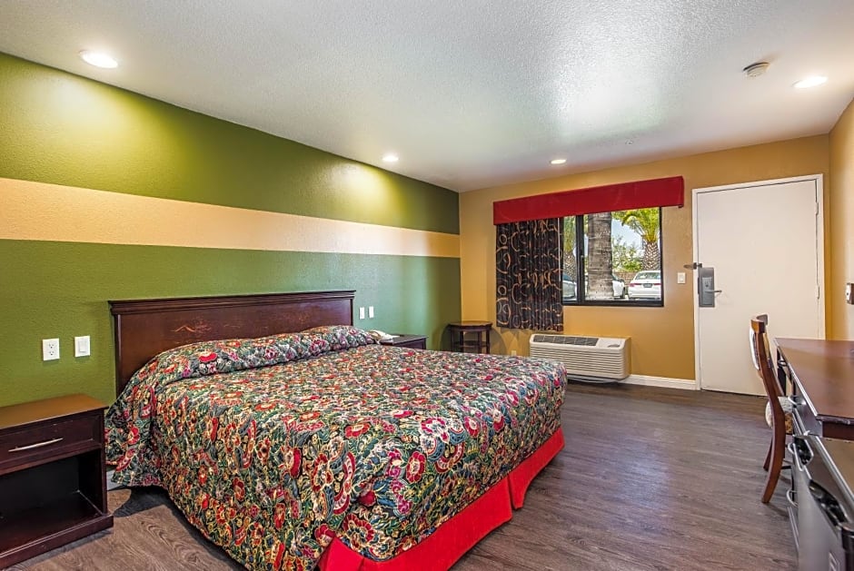 Budget Inn Anaheim / Santa Fe Springs