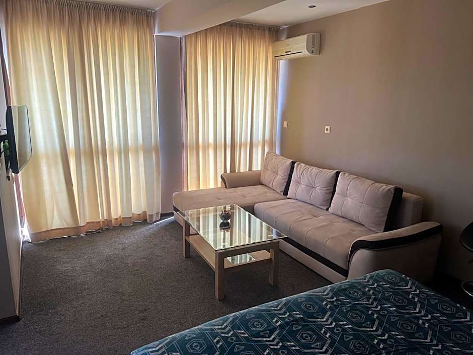 Hotel Lazur