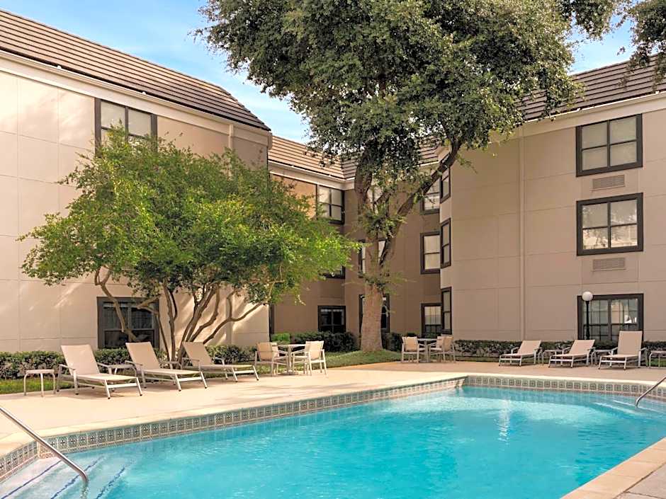 Holiday Inn Express Hotel & Suites Irving DFW Airport North By IHG