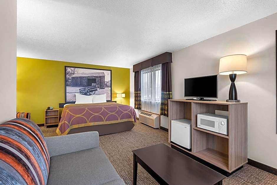 Super 8 by Wyndham Oelwein