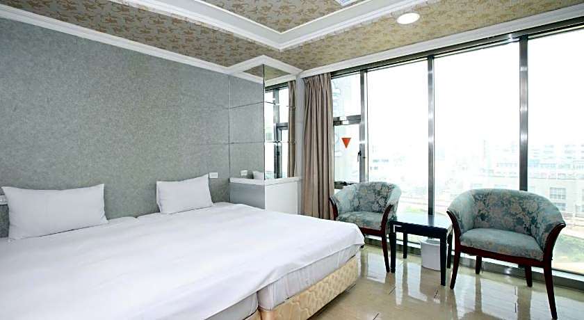 Enjoy Square Hotel