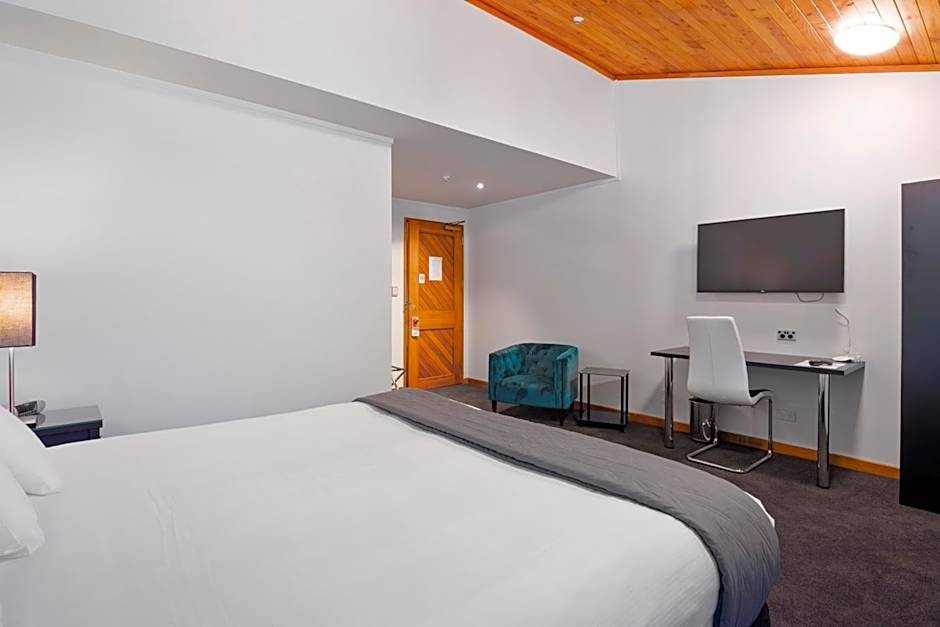 Riverside hotel Marlborough