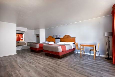 Queen Room with Two Queen Beds - Non-Smoking