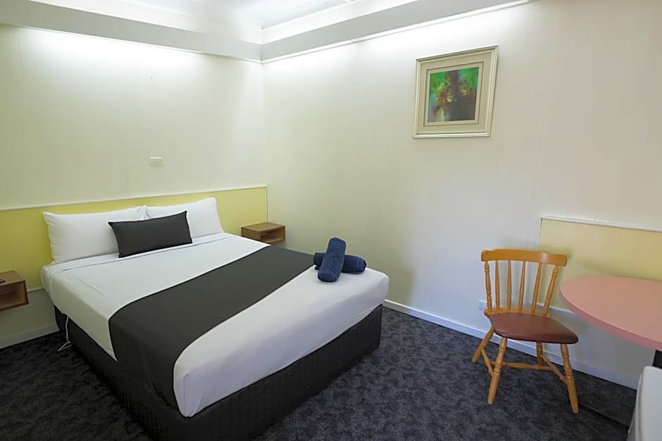 Pioneer Station Motor Inn