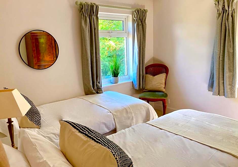 Burleigh Court Hotel