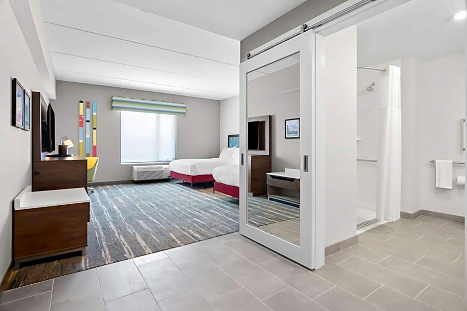 Hampton Inn & Suites Chicago Medical District UIC