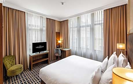 Standard Queen Room