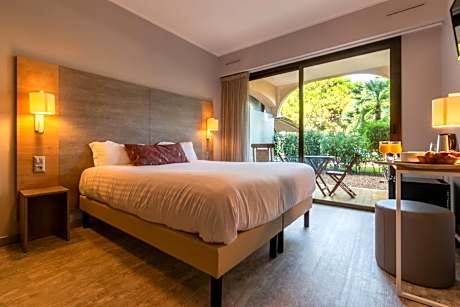 Double Room with little private garden