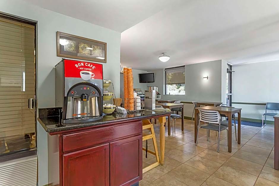 Quality Inn & Suites St Augustine Beach Area