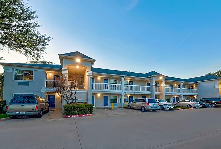 Photo 1 of 27 of Studio 6-North Richland Hills, TX - Fort Worth