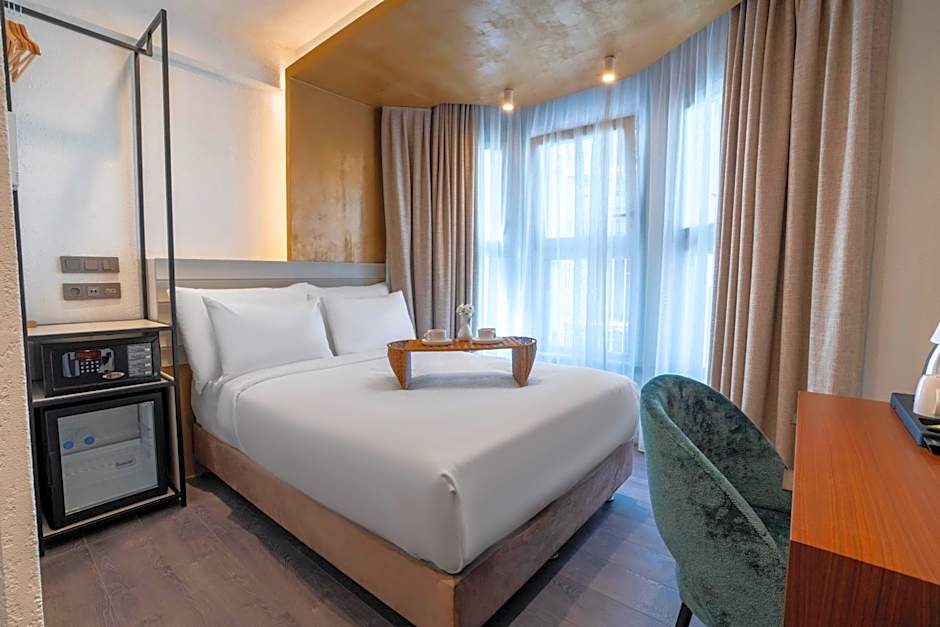 Smart and Simple Hotel Karakoy