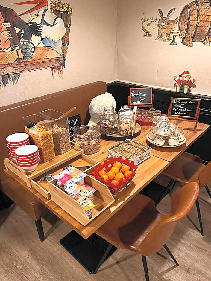 A la Maison Rouge Hotel & Restaurant