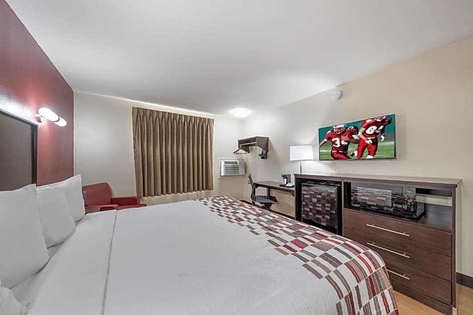 Red Roof Inn & Suites Denton