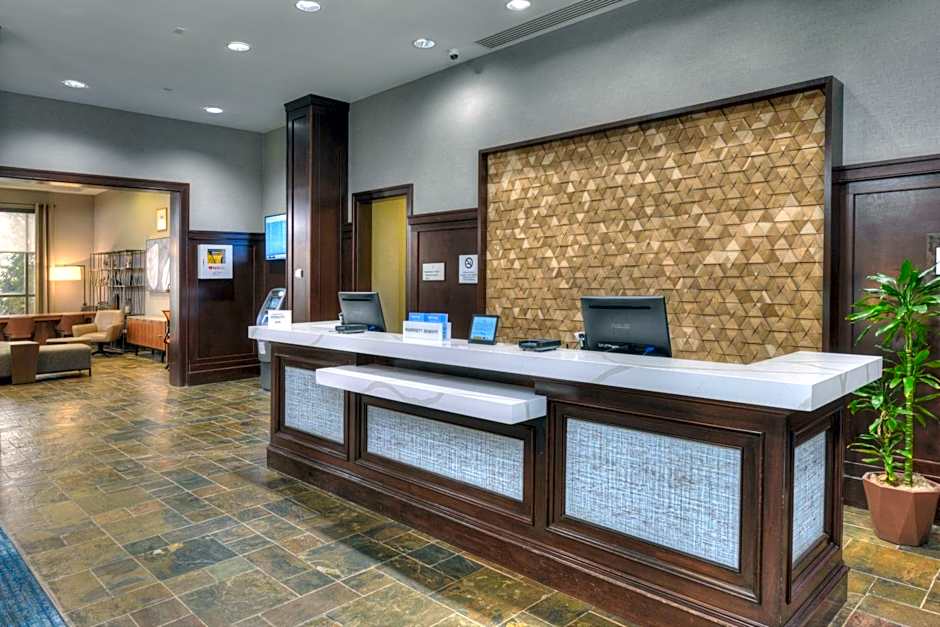 Sheraton Baltimore Washington Airport Hotel - BWI