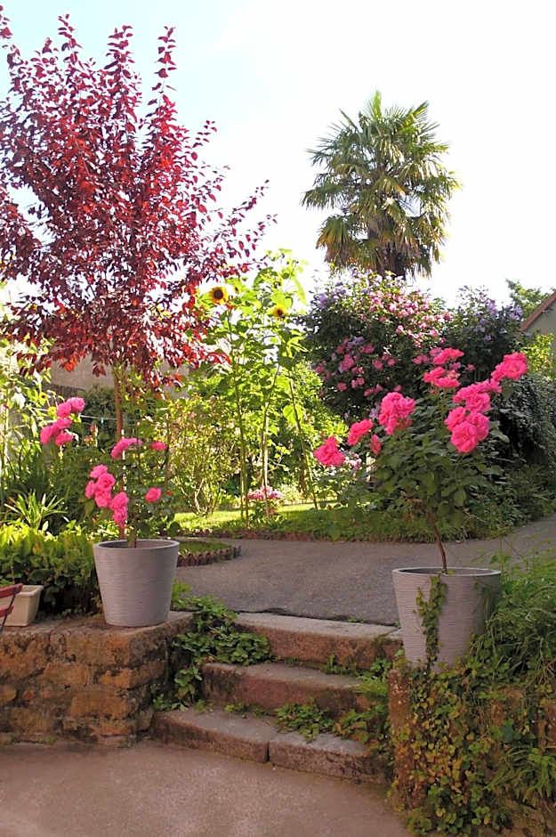 Villa Mons