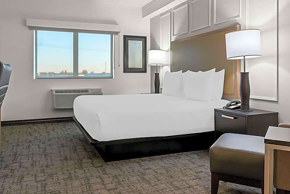 Best Western Plus Winkler