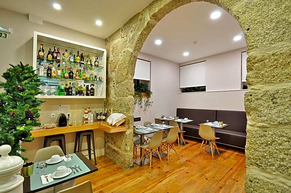 Porto Charming Hotel