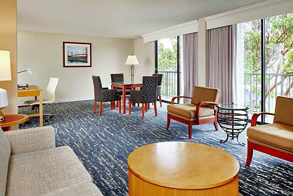 DoubleTree by Hilton Hotel Berkeley Marina