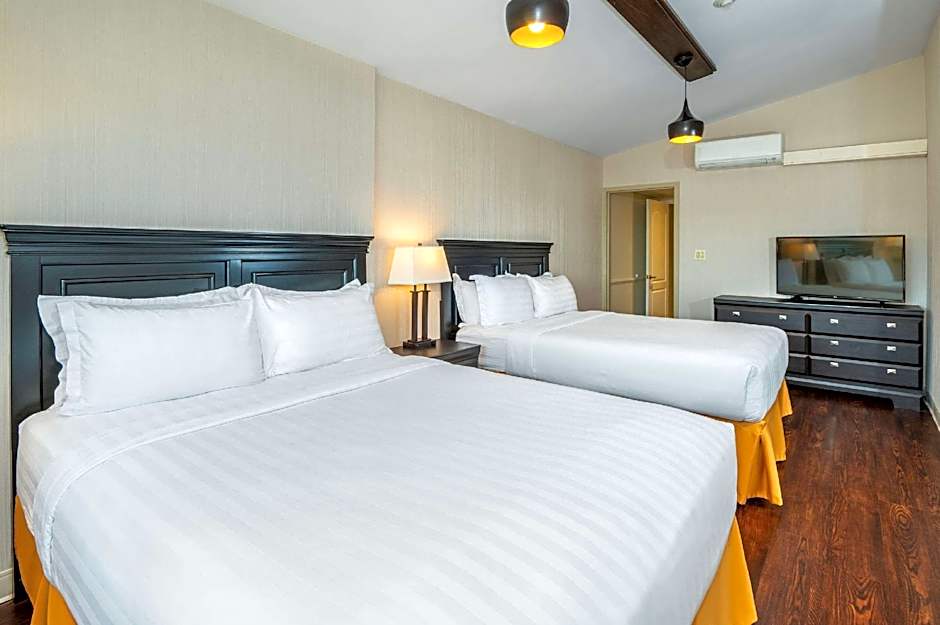 Photo 1 of 2 of 2 Queen Beds Suite