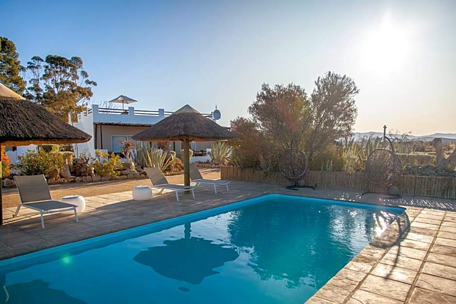 Inverdoorn Game Reserve Lodge