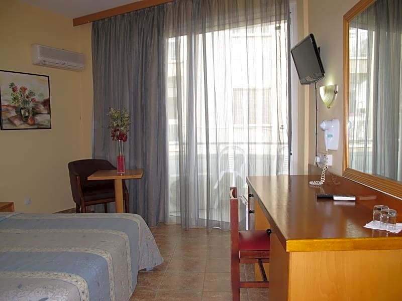 Flamingo Beach Hotel