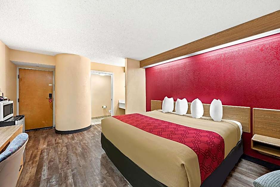 Econo Lodge London North