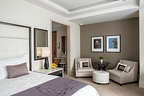 Deluxe Premier River View Room
