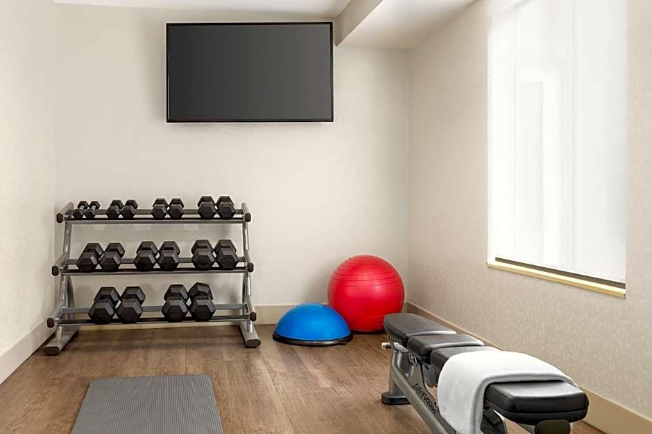 Holiday Inn Express & Suites Philadelphia - Mt. Laurel by IHG