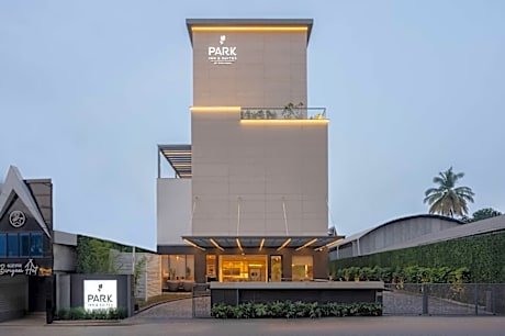Park Inn & Suites by Radisson Thrissur East Fort