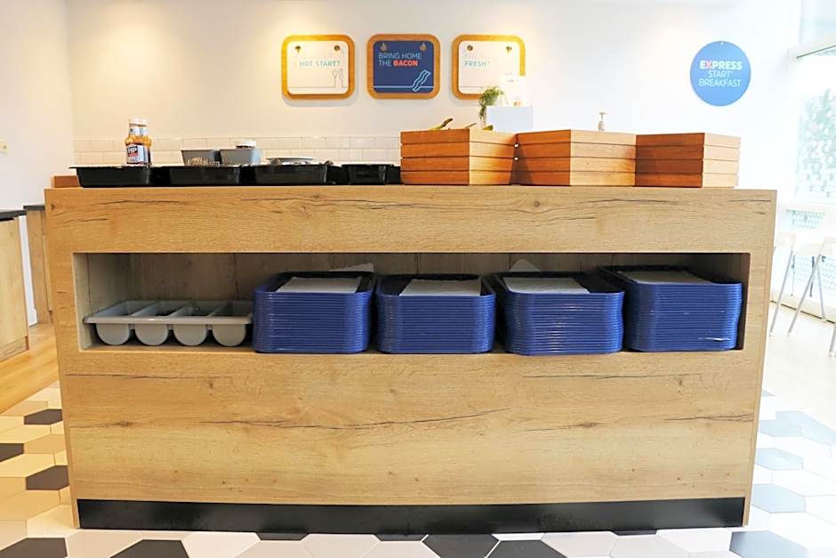 Holiday Inn Express Chester Racecourse By IHG