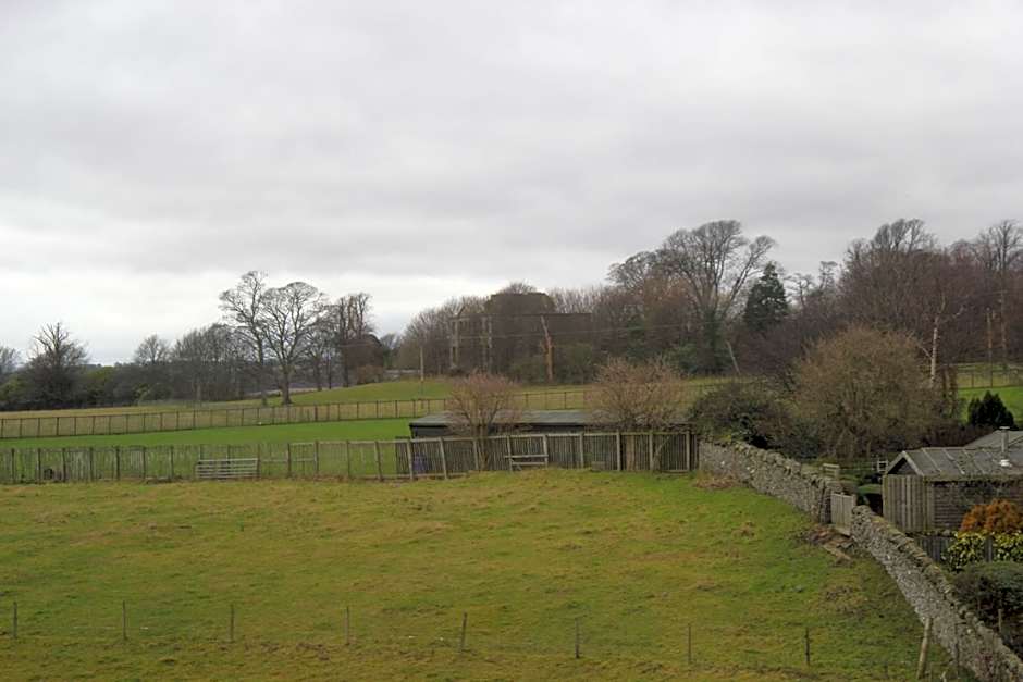 The Upper Largo Hotel & Restaurant