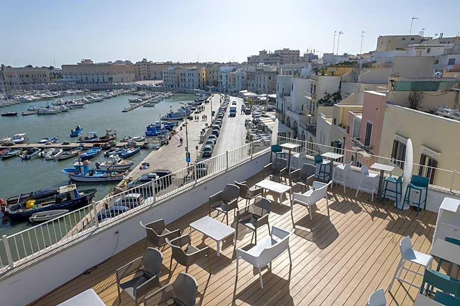 LA BANCHINA LUXURY SUITES