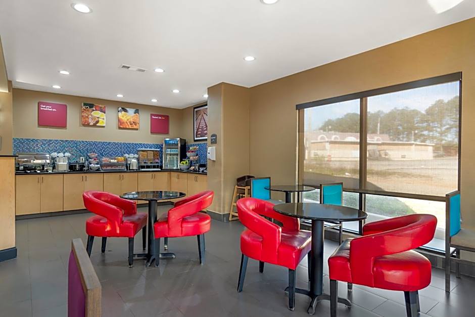 Comfort Suites Locust Grove Atlanta South