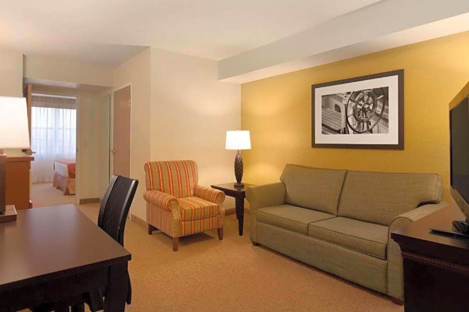 Country Inn & Suites by Radisson, Dundee, MI