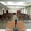 Holiday Inn & Suites Raleigh-Cary (I-40 @Walnut St) By IHG