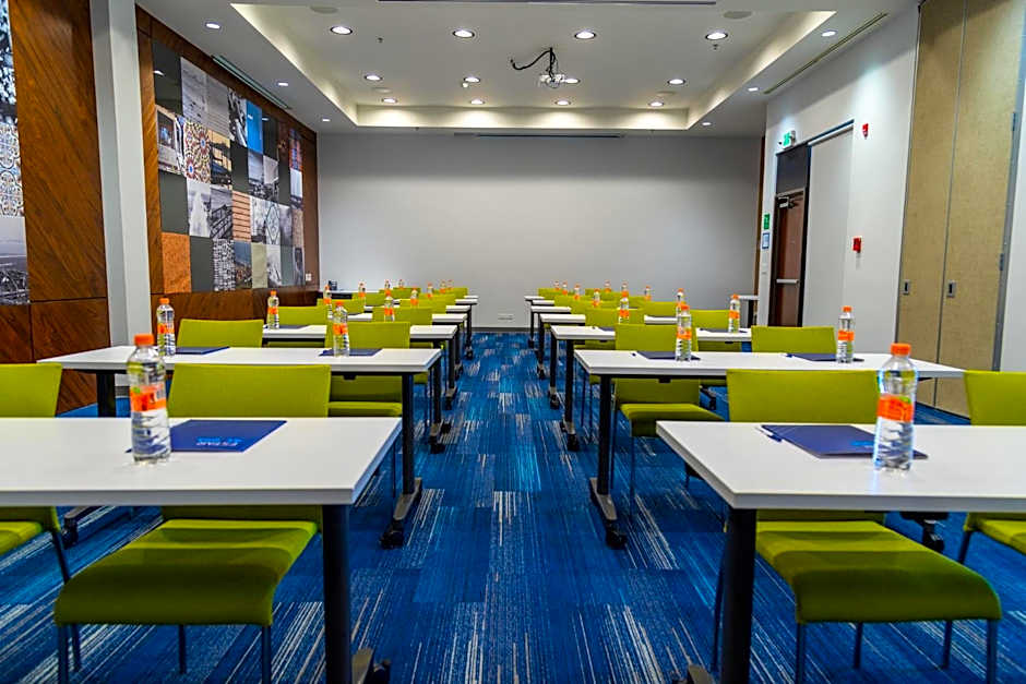 Holiday Inn Express And Suites Ensenada Centro By IHG
