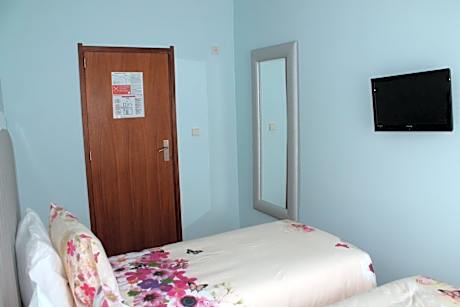 Double or Twin Room with Shared Bathroom