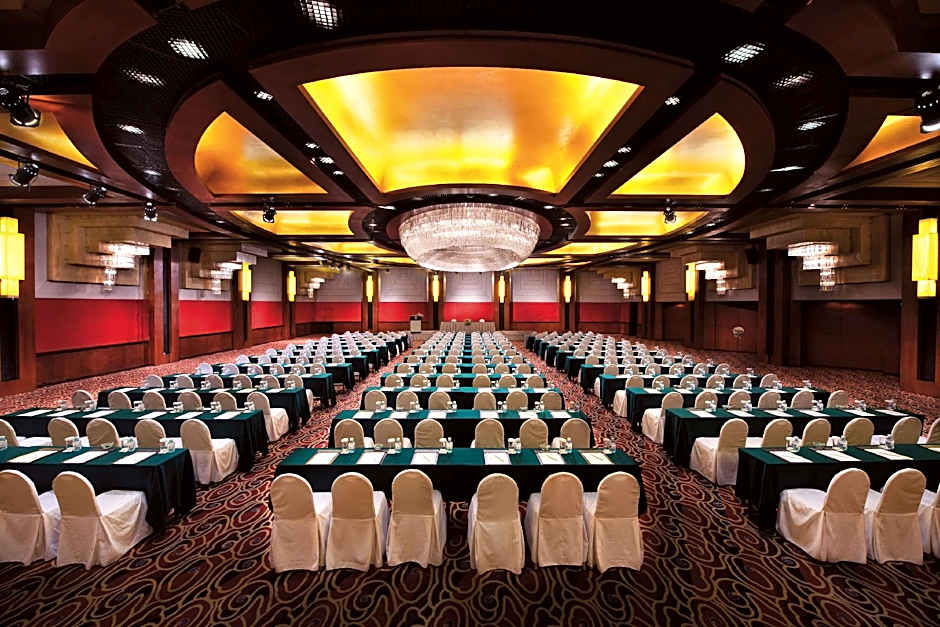 Sunworld Dynasty Hotel