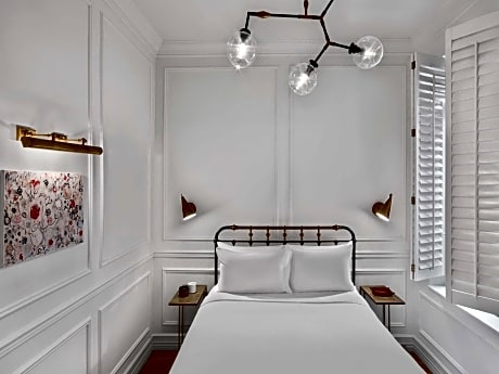 Classic Queen Room