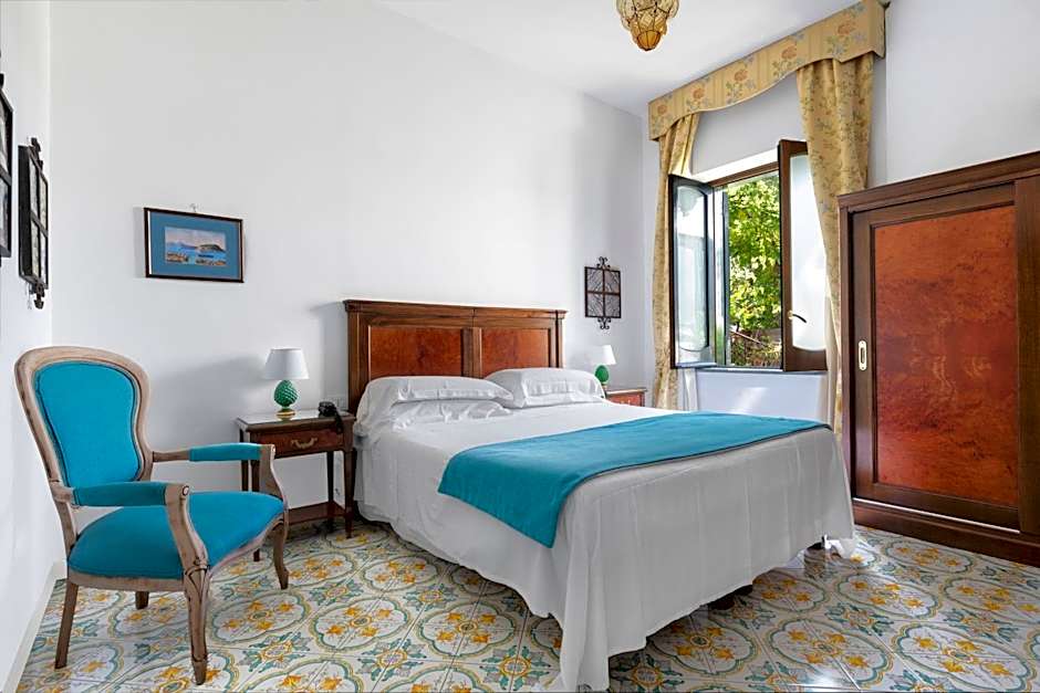 Photo 1 of 7 of Double Room