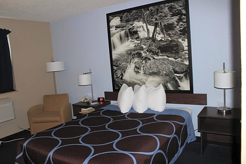 Super 8 by Wyndham East Stroudsburg/Poconos 