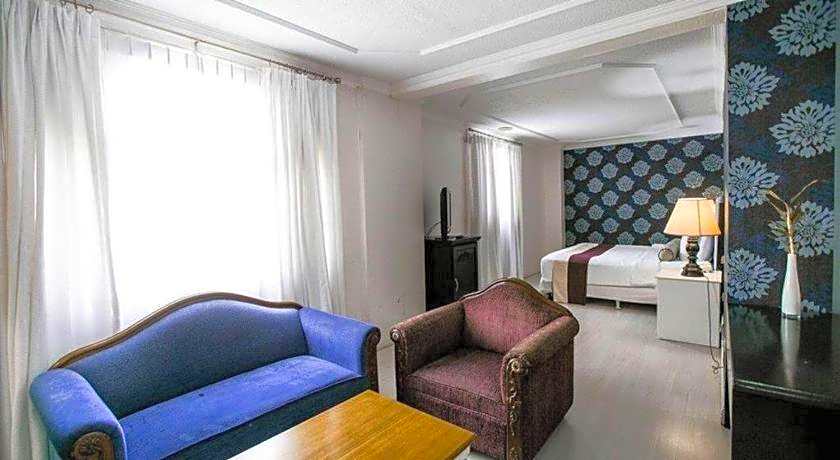 Queen Margarette Hotel