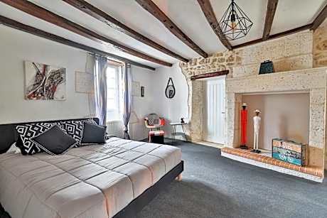 Queen Room with Pool View