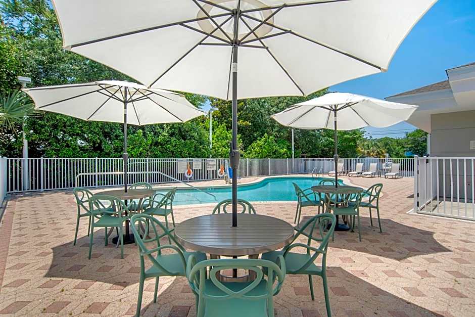 Garner Hotel Panama City Beach Northeast By IHG