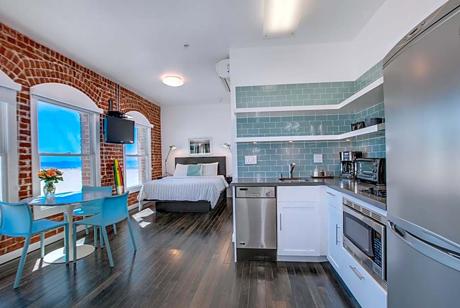 Venice Breeze Suites