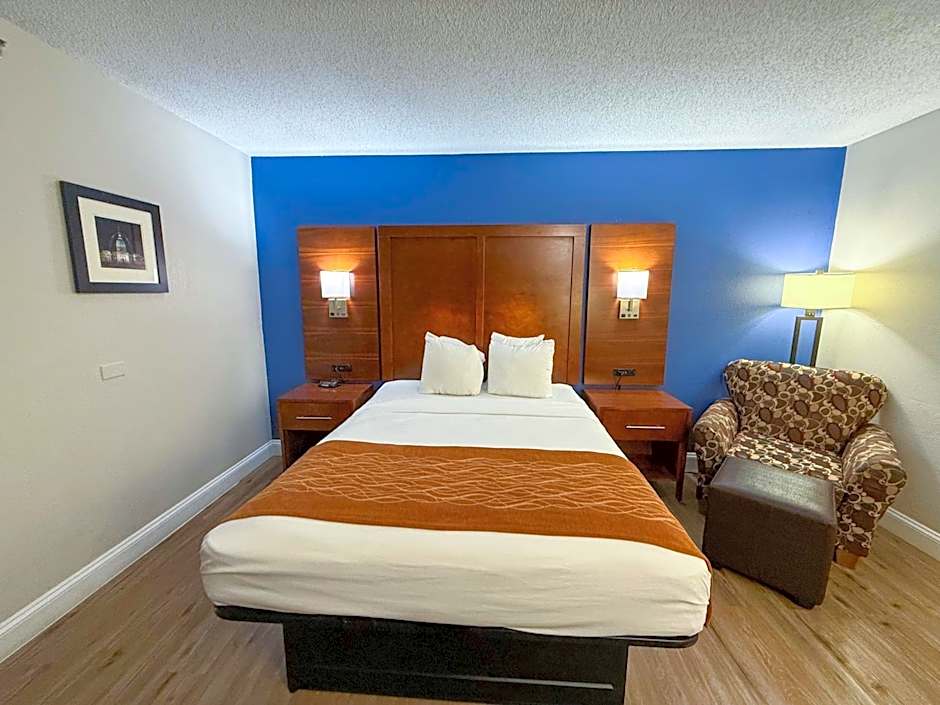 Comfort Inn & Suites St. Louis-Hazelwood