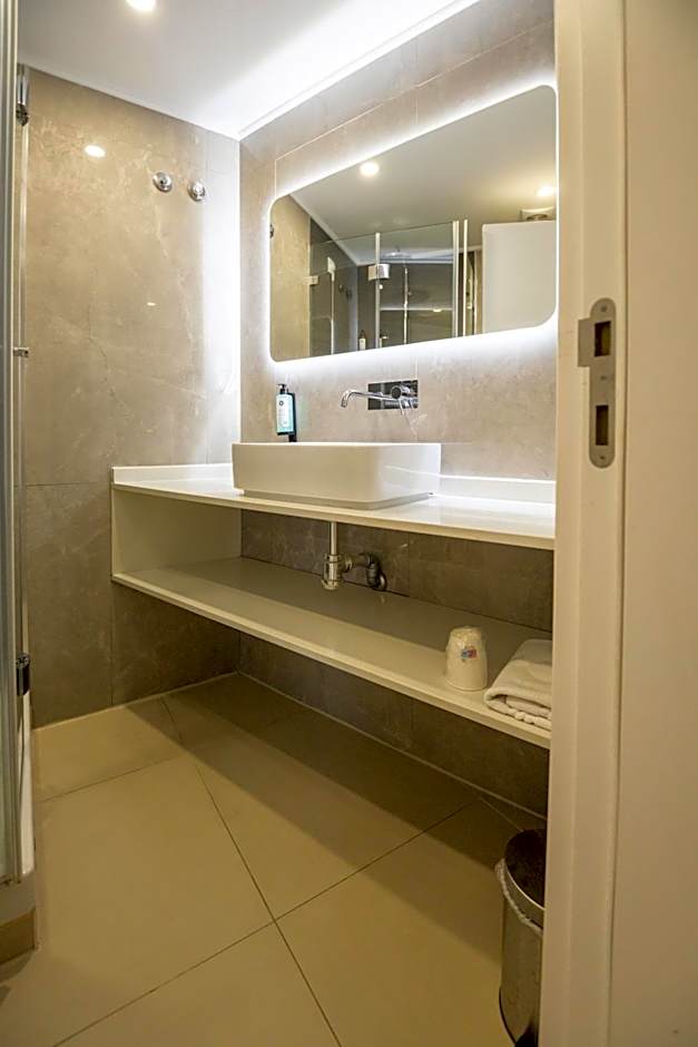 The ICONS Lisbon Central Hotel