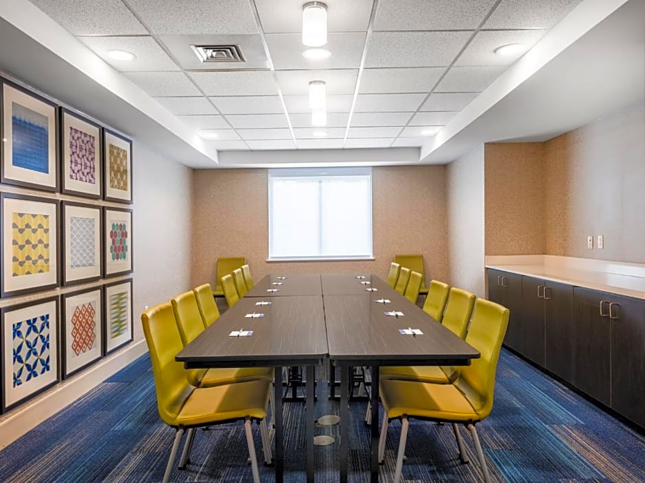 Holiday Inn Express Hotel & Suites Beaumont Northwest By IHG