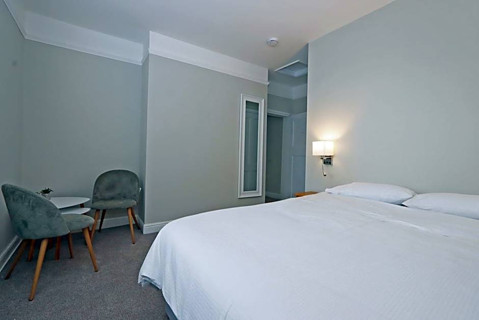 Photo 1 of 5 of Executive Suite