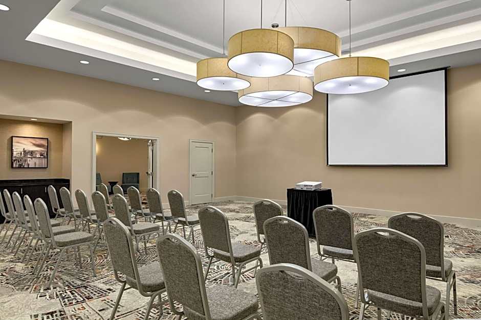 Embassy Suites By Hilton Elizabeth-Newark Airport